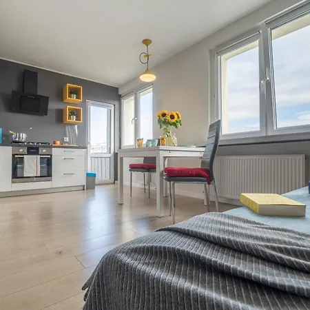 Legnicka Close To The Center Of By Rent Like Apartment